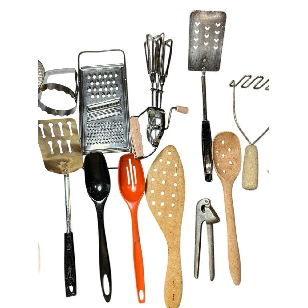 16 Mixed Lot of Vintage  Kitchen Utensils Tools Farmhouse Decor Metal/Wood